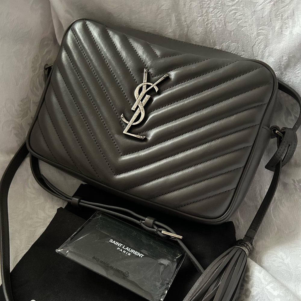 Authentic Saint Laurent Lou Camera Bag in Gray chevron quilted leather - Picture 13 of 13